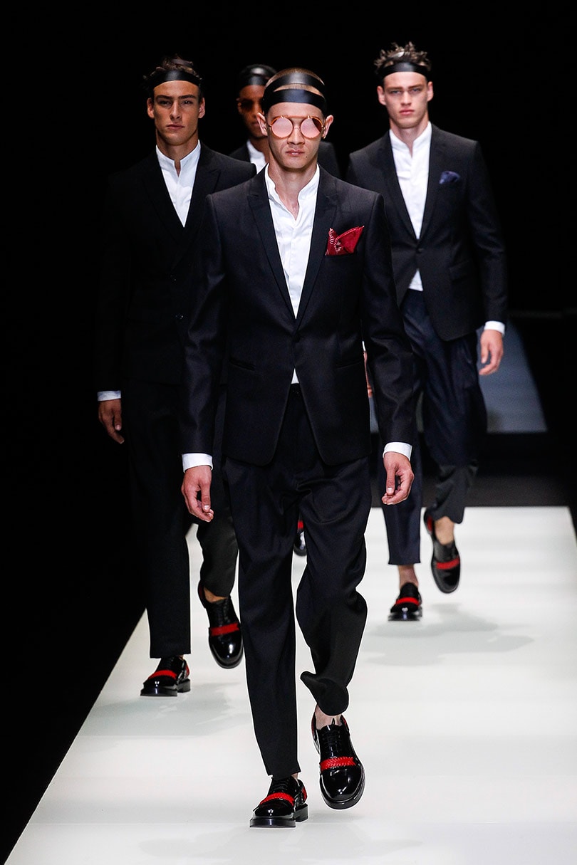 Armani en tonos crudos y un Fendi relajado en la pasarela masculina de Milán Armani en tonos crudos y un Fendi relajado en la pasarela masculina de Milán
