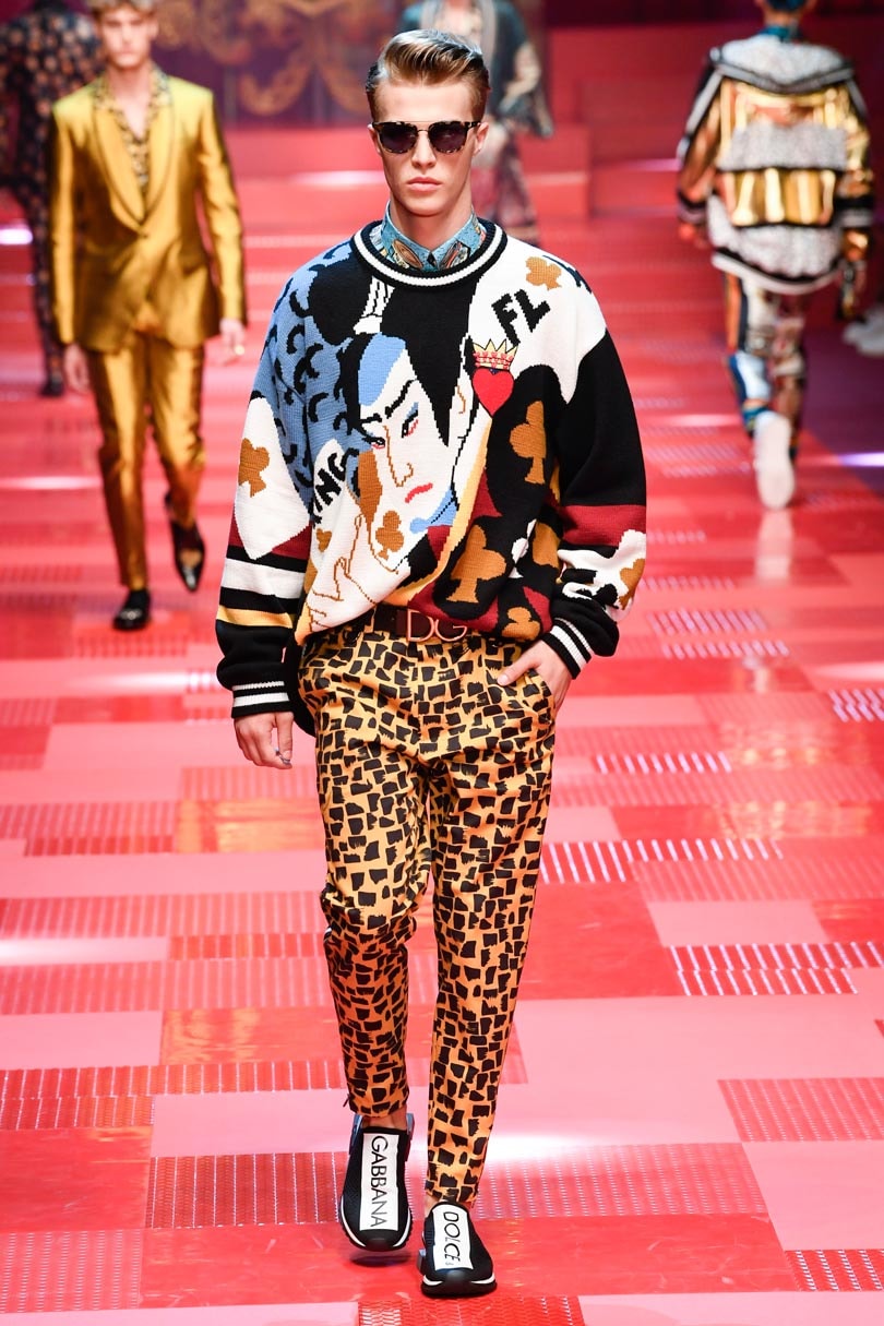 Dolce&Gabbana causa sensación en Milán, Versace rinde homenaje a Gianni Dolce&Gabbana causa sensación en Milán, Versace rinde homenaje a Gianni