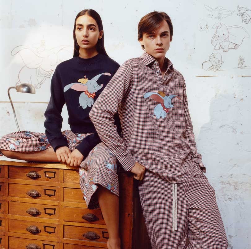 Loewe se rinde a los encantos de Dumbo con una colección cápsula Loewe se rinde a los encantos de Dumbo con una colección cápsula