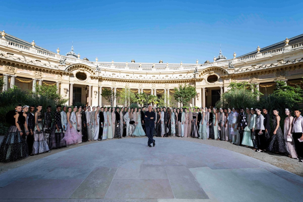 Armani reinterpreta el estilo “folk” durante la Semana de la Alta Costura de París Armani reinterpreta el estilo “folk” durante la Semana de la Alta Costura de París