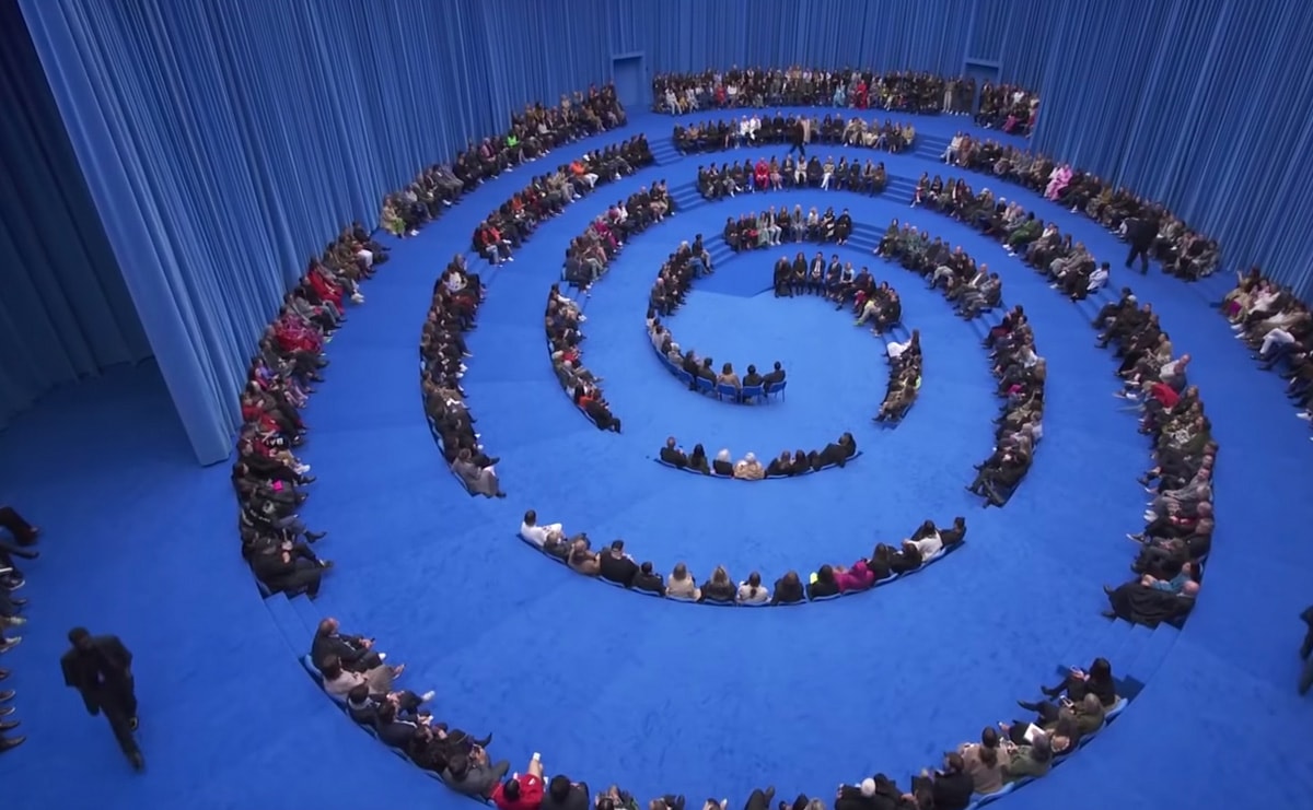 De Leandro Cano a la intrusa en el desfile de Chanel: lo más destacado de la Semana de la Moda de París SS20 De Leandro Cano a la intrusa en el desfile de Chanel: lo más destacado de la Semana de la Moda de París SS20