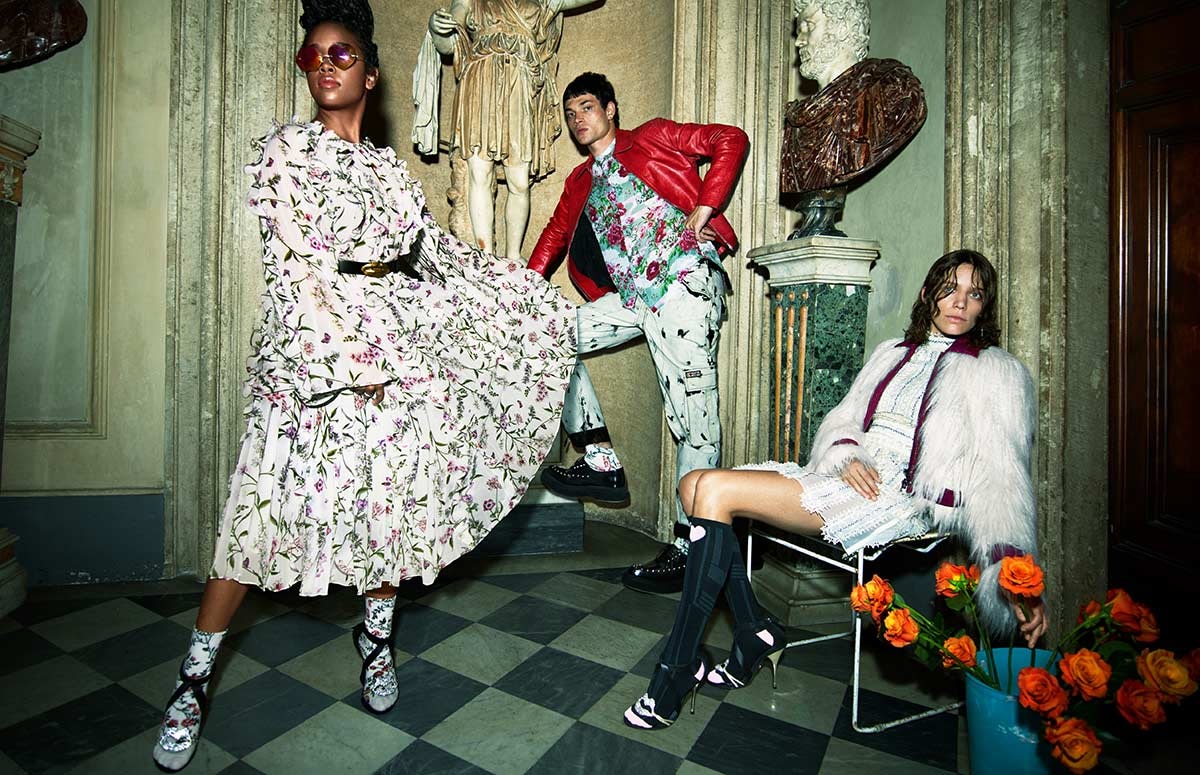 Kendall Jenner y Chiara Ferragni, protagonistas de la campaña Giambattista Valli x H&M Kendall Jenner y Chiara Ferragni, protagonistas de la campaña Giambattista Valli x H&M