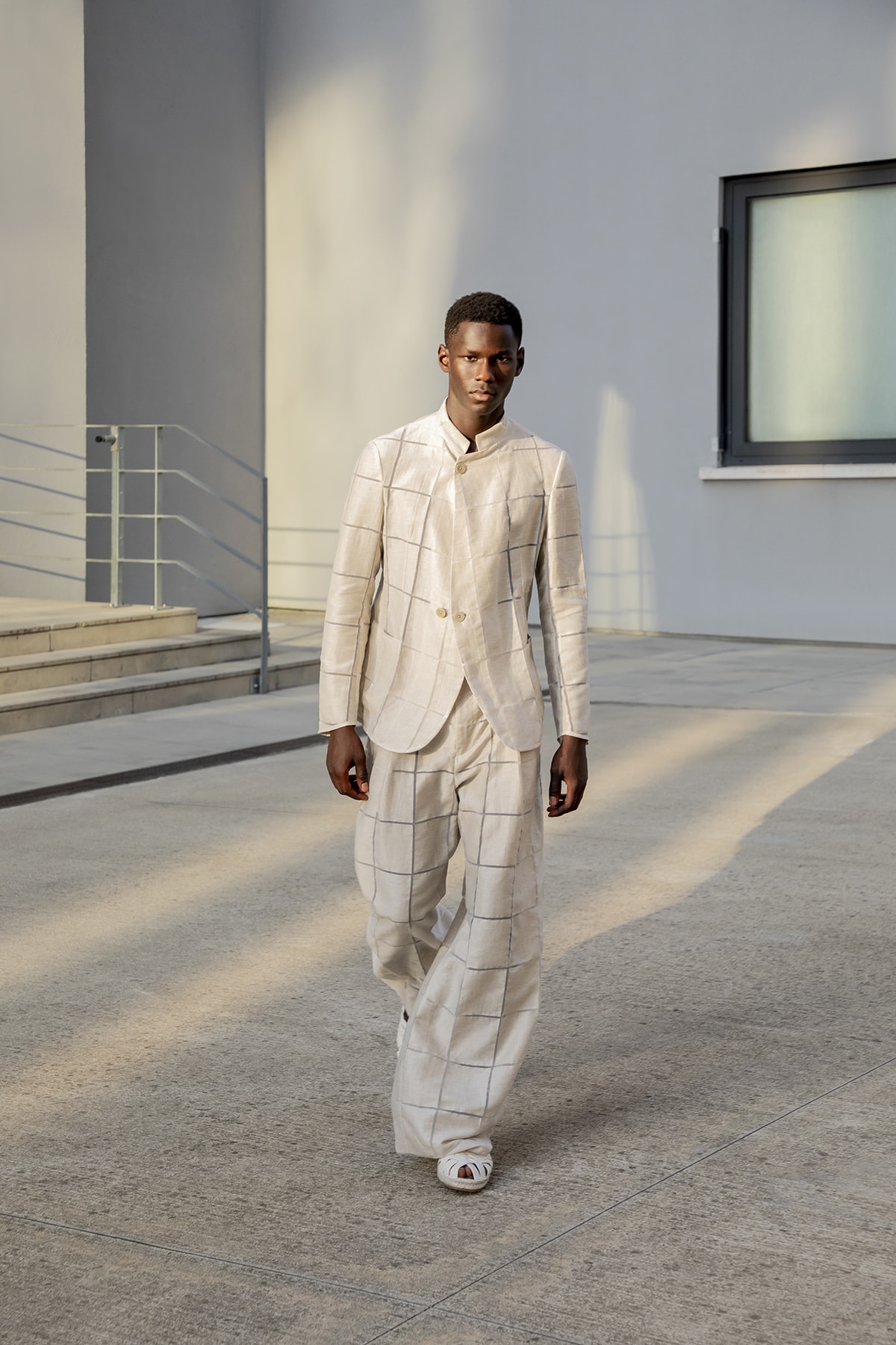 Etérea pureza de Armani en la Semana de la Moda de Milán Etérea pureza de Armani en la Semana de la Moda de Milán
