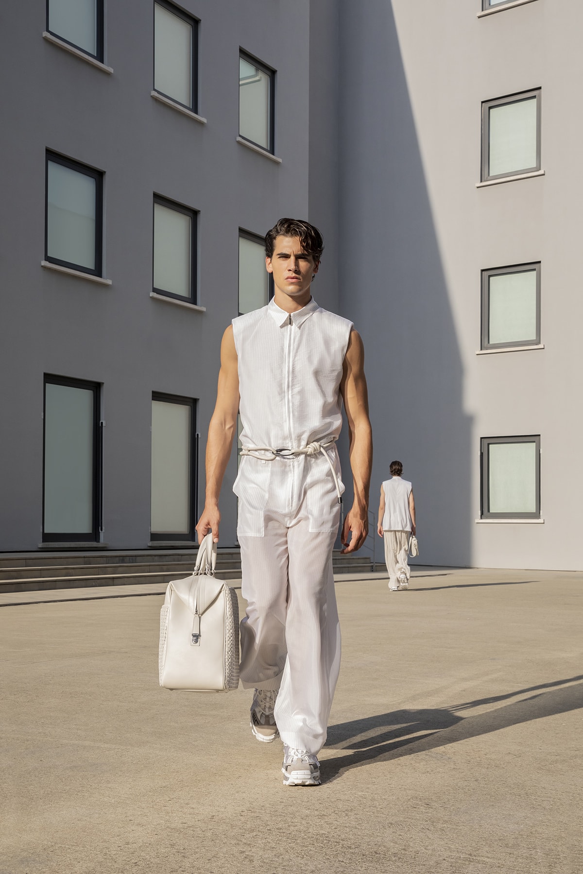 Etérea pureza de Armani en la Semana de la Moda de Milán Etérea pureza de Armani en la Semana de la Moda de Milán