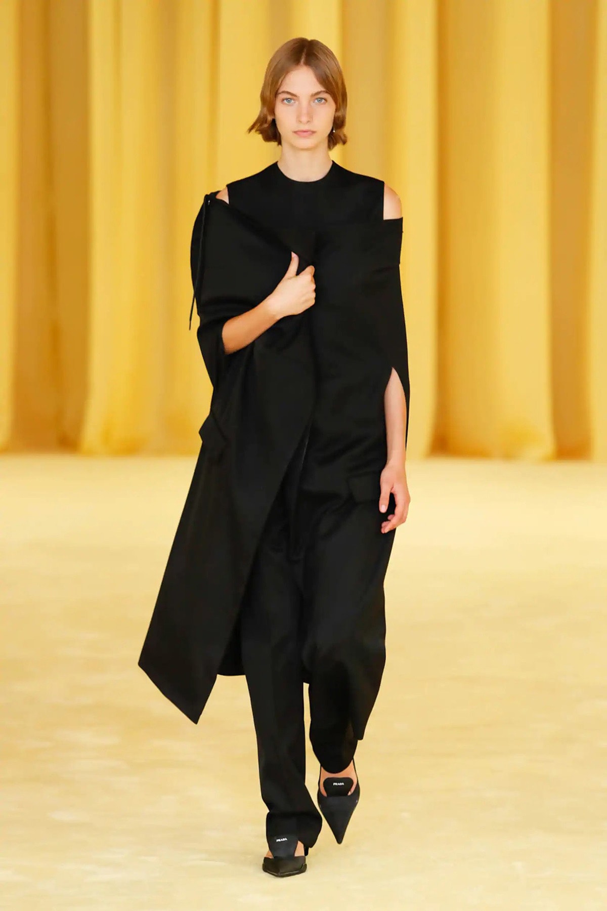 Prada deslumbra con el “baile de debutantes” de Miuccia Prada y Raf Simons Prada deslumbra con el “baile de debutantes” de Miuccia Prada y Raf Simons