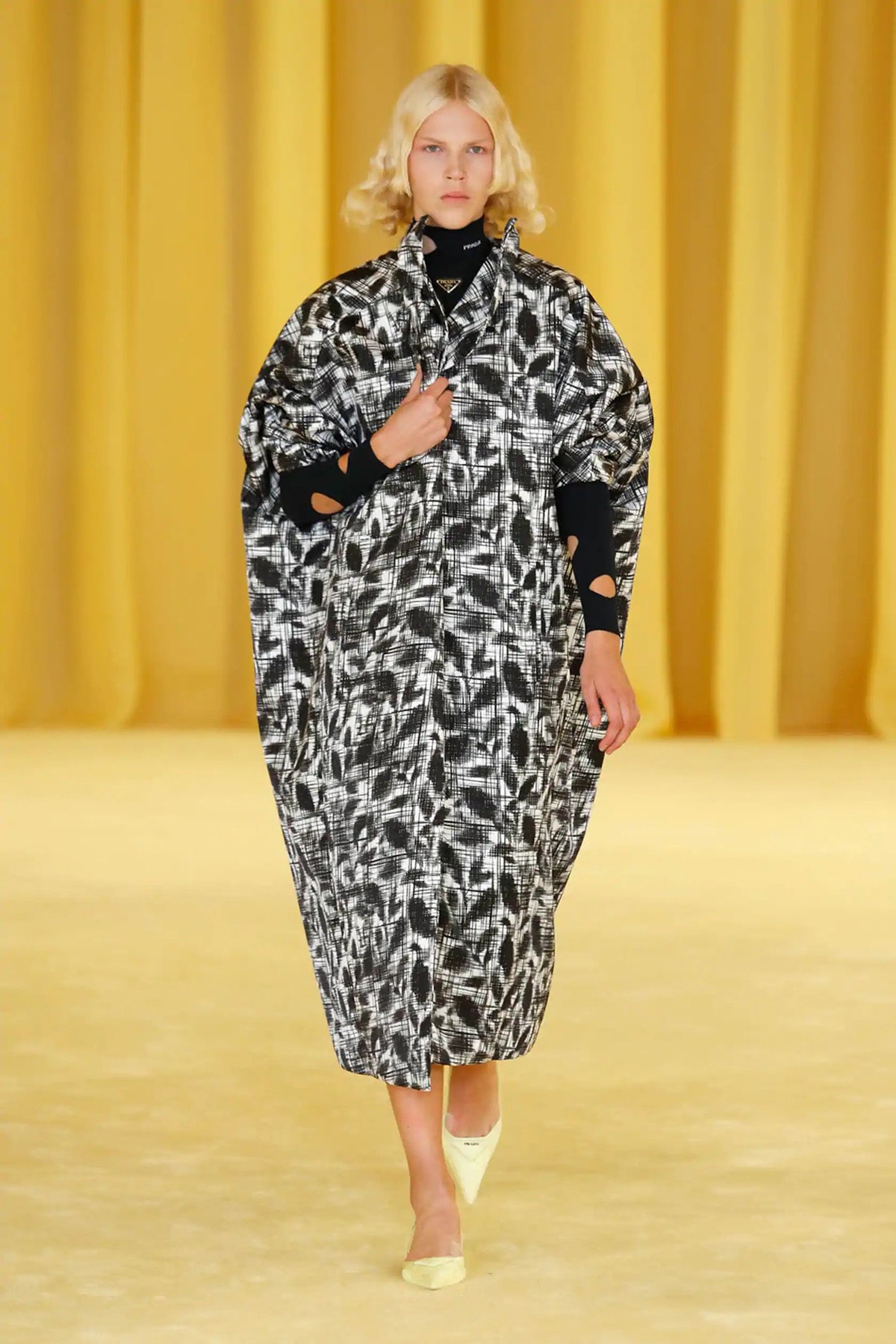 Prada deslumbra con el “baile de debutantes” de Miuccia Prada y Raf Simons Prada deslumbra con el “baile de debutantes” de Miuccia Prada y Raf Simons