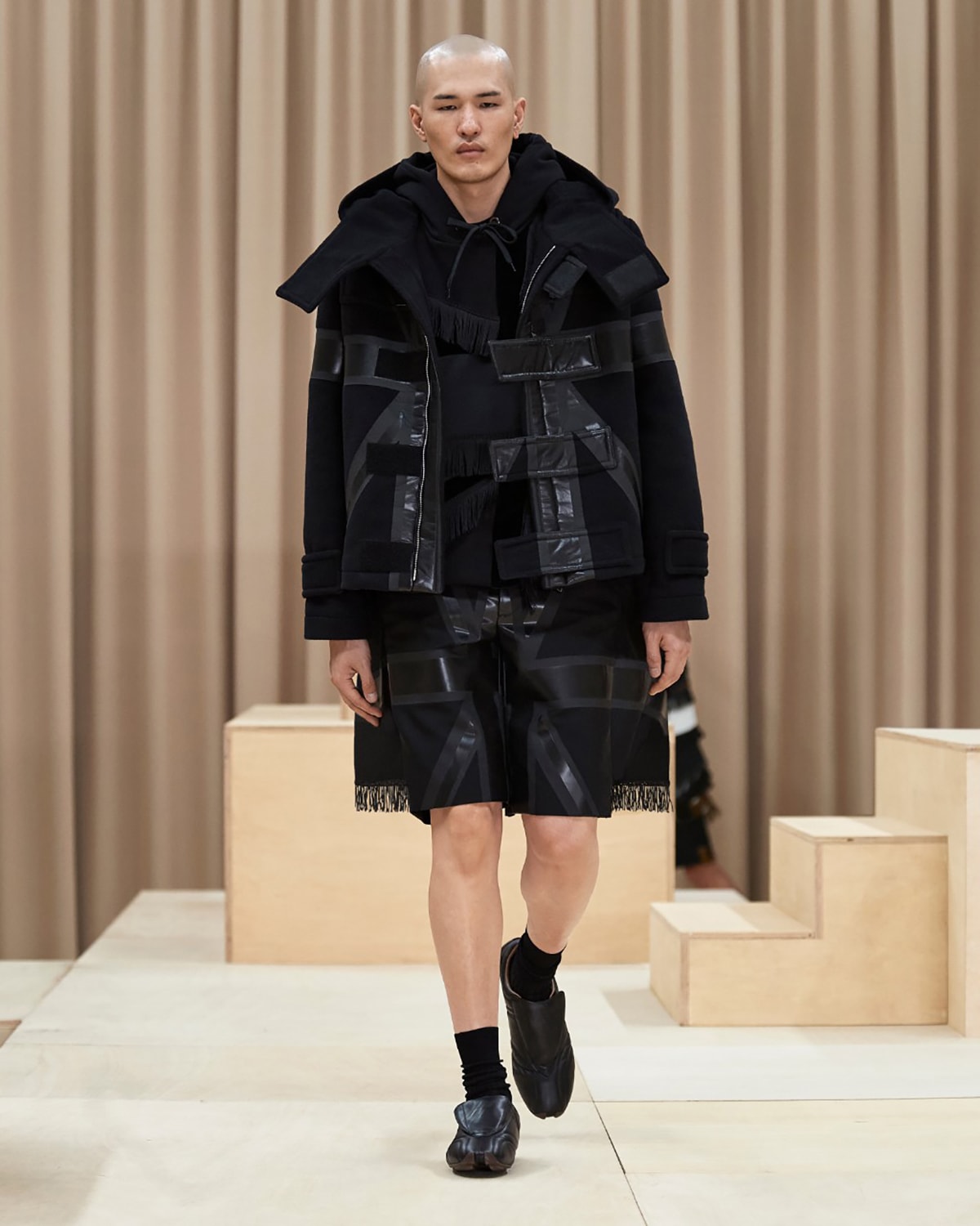 Riccardo Tisci presenta “Escapes”, su primera colección masculina para Burberry Riccardo Tisci presenta “Escapes”, su primera colección masculina para Burberry